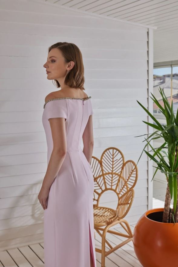 LONG HALF-SLEEVE DRESS