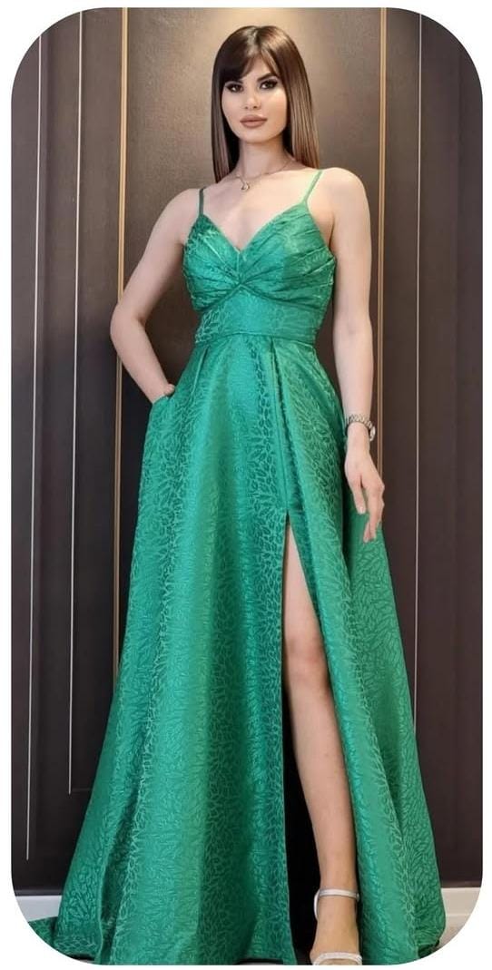 LONG  DRESS WITH SLIT